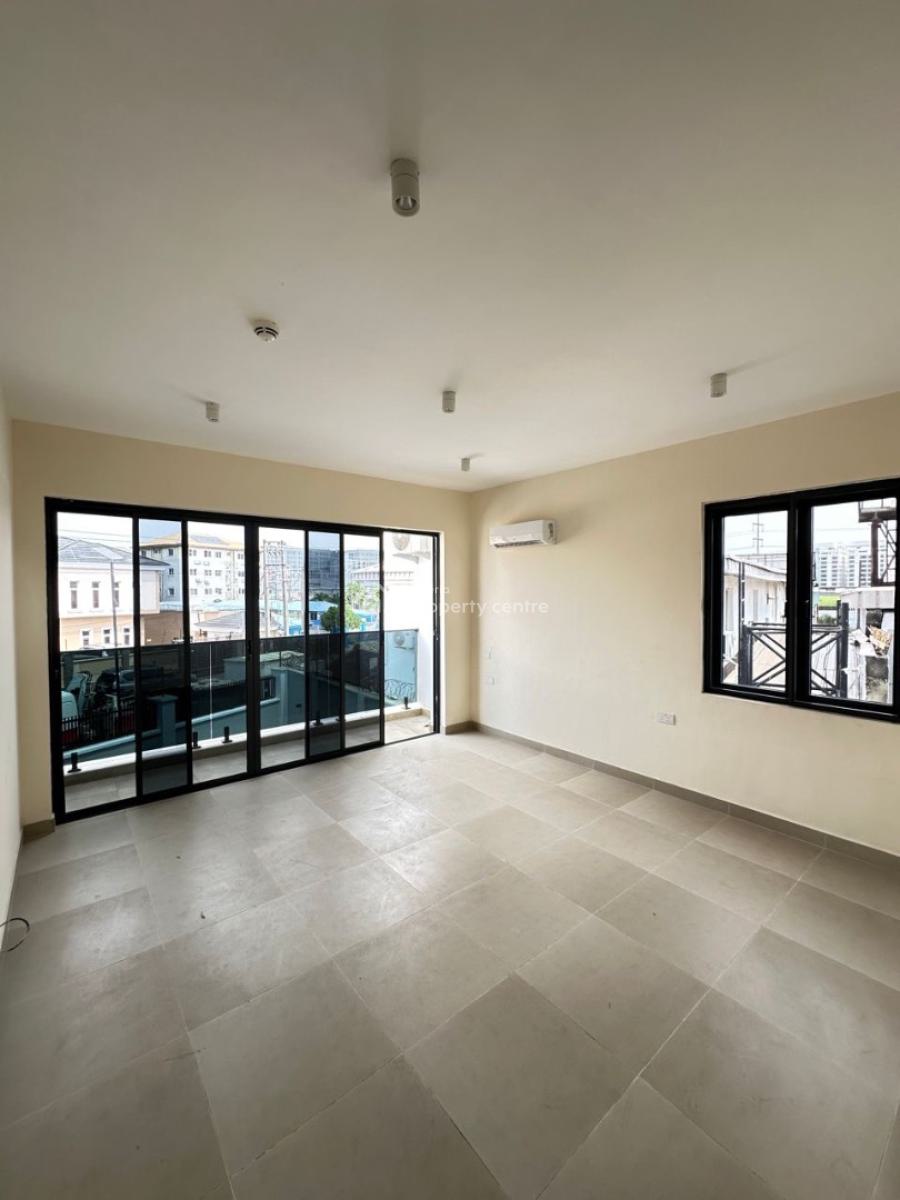 Luxury Spacious 3 Bedroom Apartment, Lekki Phase 1, Lekki, Lagos, Flat / Apartment for Sale