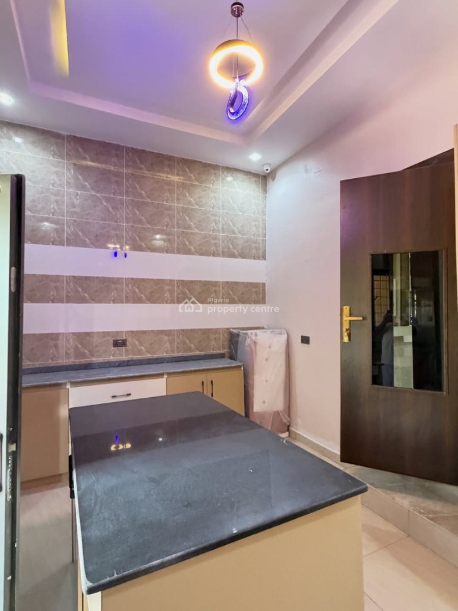 3 Beds  Semi-detached  Move-in-ready Bq, Apo Resettlement, Apo, Abuja, Semi-detached Duplex for Sale