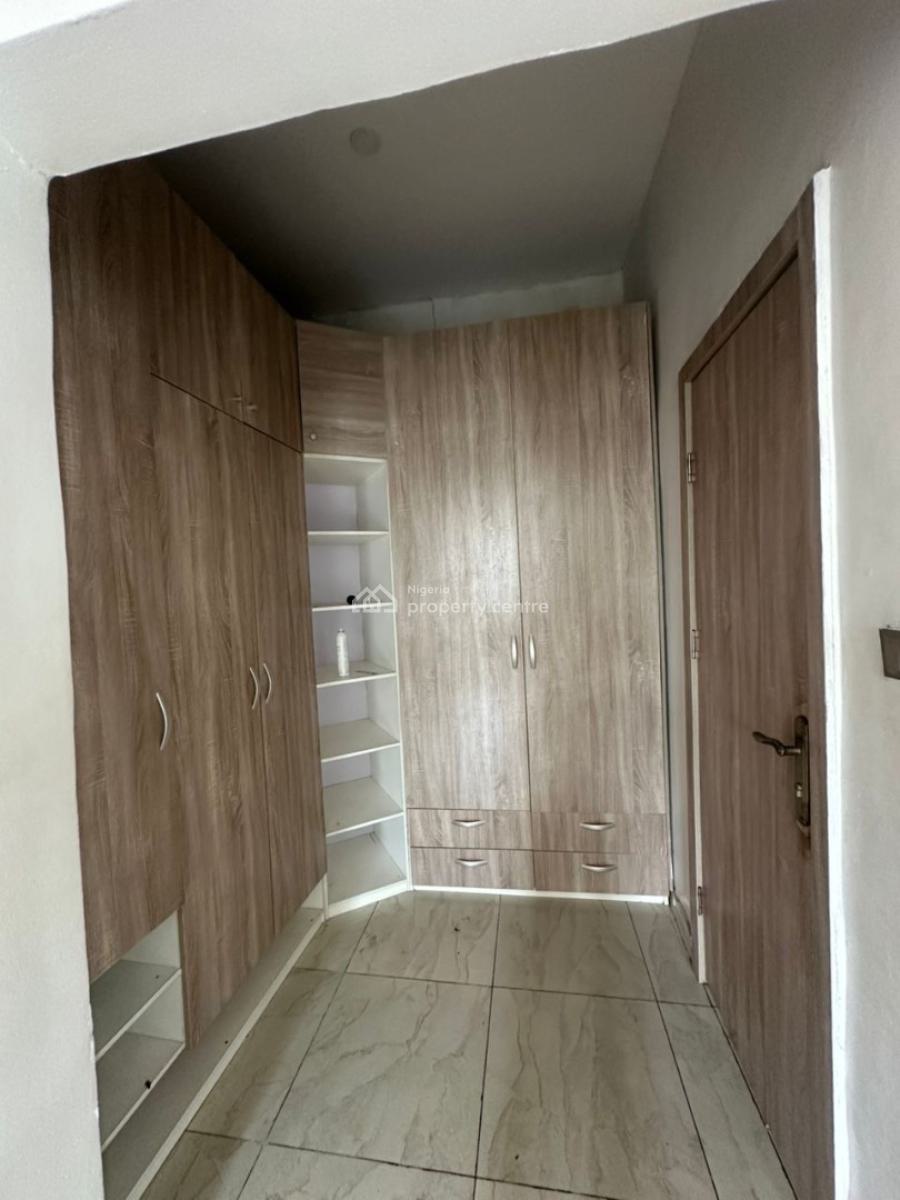 Single Room Shared Apartment Upstairs, Orchid, Lekki, Lagos, Flat / Apartment for Rent