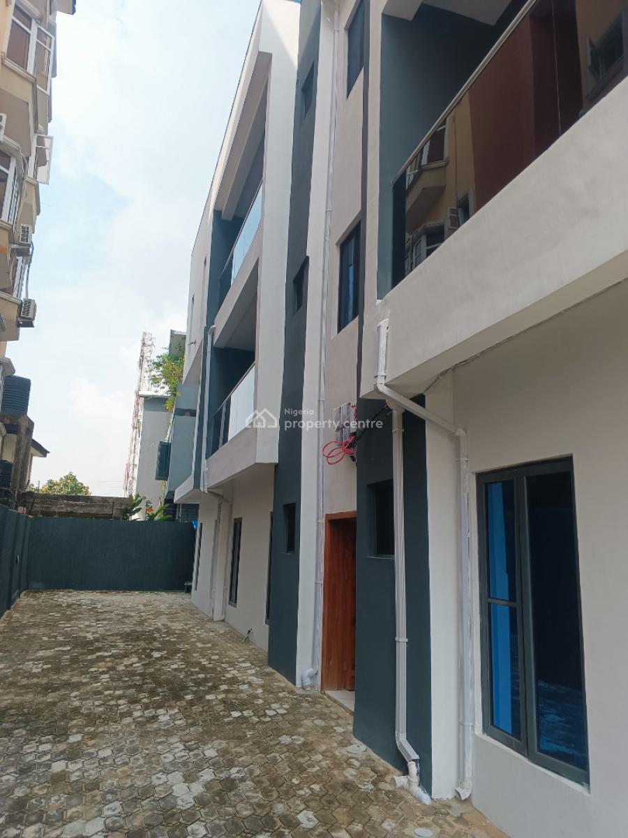 Brand New Luxury 3 Bedrooms Flat, Atlantic View Estate, Alpha Beach Road, New-road Bustop, Igbo Efon, Lekki, Lagos, Flat / Apartment for Rent