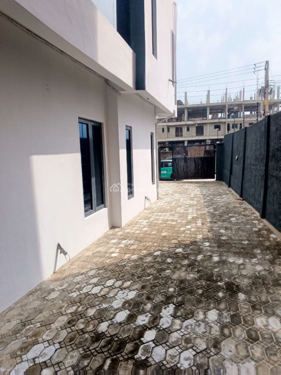 Brand New Luxury 3 Bedrooms Flat, Atlantic View Estate, Alpha Beach Road, New-road Bustop, Igbo Efon, Lekki, Lagos, Flat / Apartment for Rent
