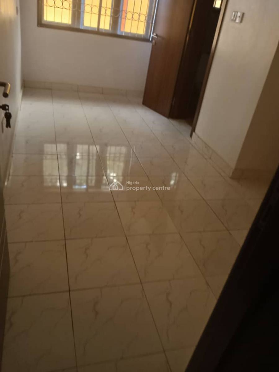 Neatly 3 Bedroom Apartment Available, Off Admiralty Way, Lekki Phase 1, Lekki, Lagos, Flat / Apartment for Rent