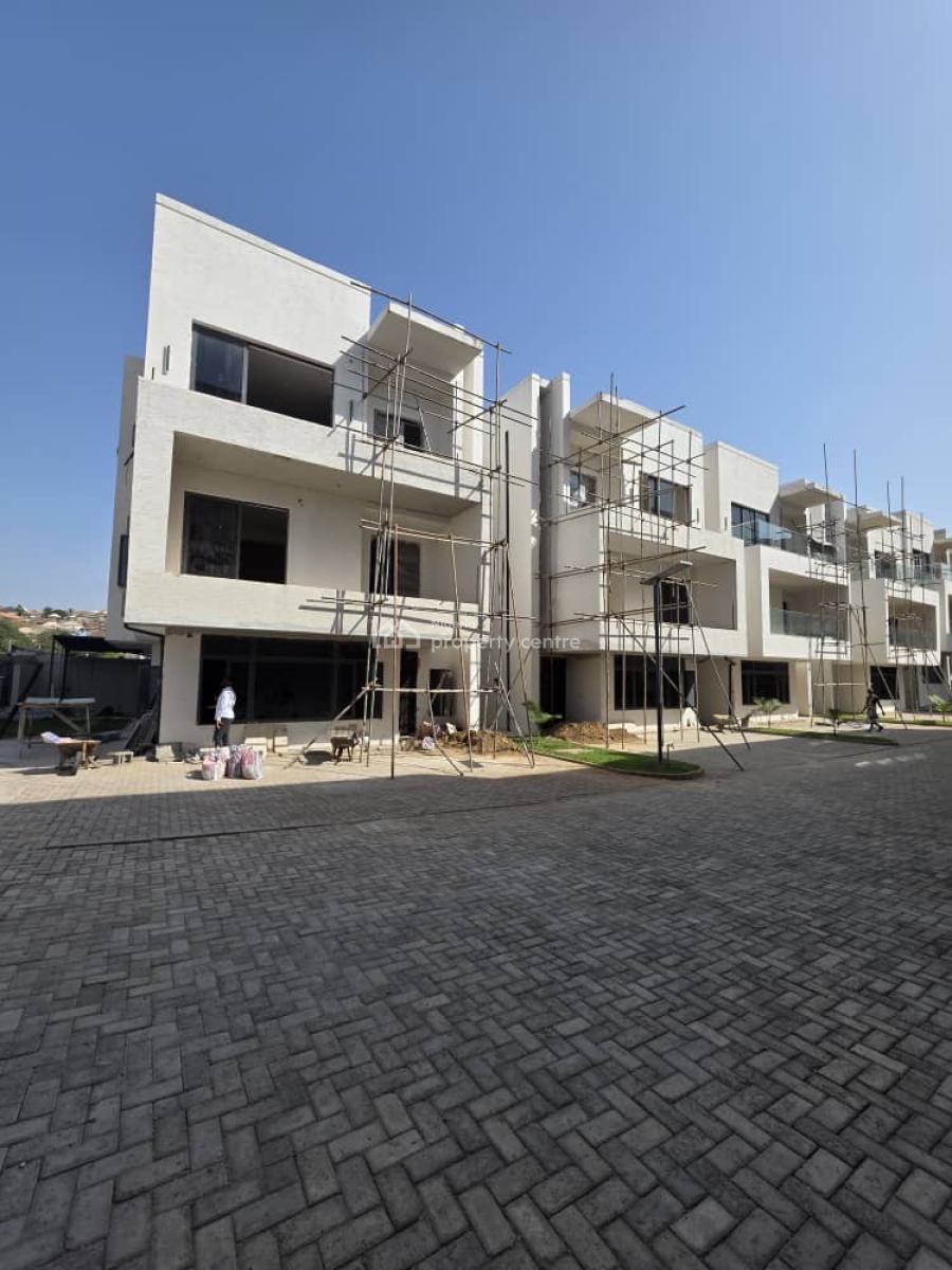 5bedroom Fully Detached House with Pool, Guzape District, Abuja, Detached Duplex for Sale