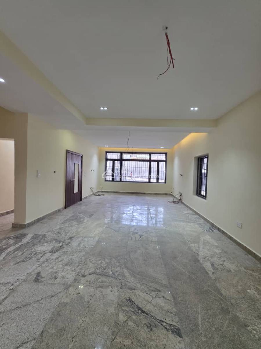 5bedroom Fully Detached House with Pool, Guzape District, Abuja, Detached Duplex for Sale