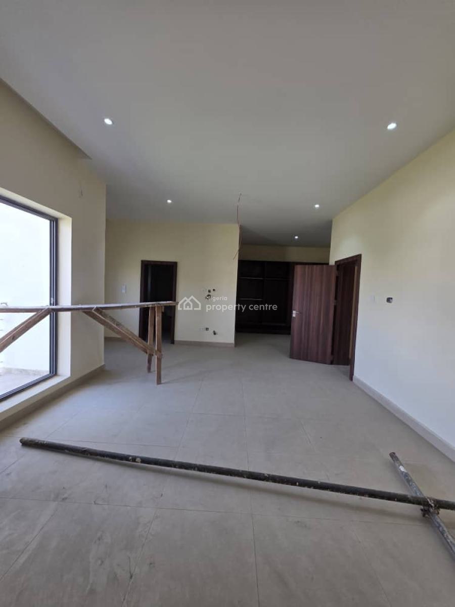 5bedroom Fully Detached House with Pool, Guzape District, Abuja, Detached Duplex for Sale