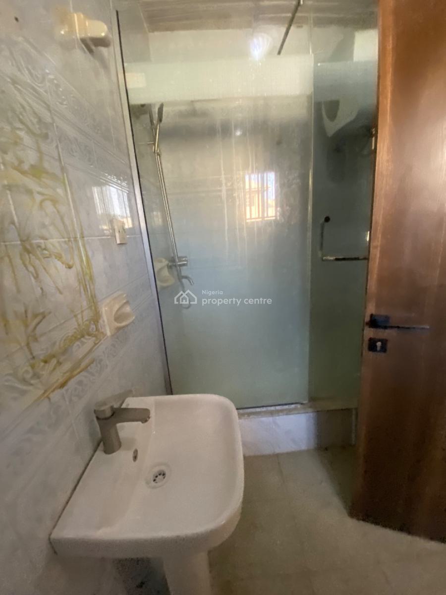 Well Built 3 Bedroom Apartment, Idado, Lekki, Lagos, Flat / Apartment for Rent