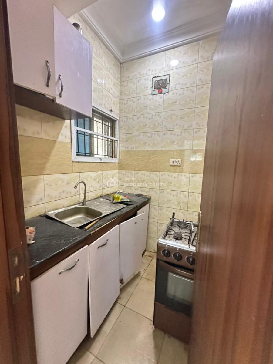 Clean and Spacious Selfcon Available, Chevron, Lekki, Lagos, Self Contain (single Rooms) for Rent