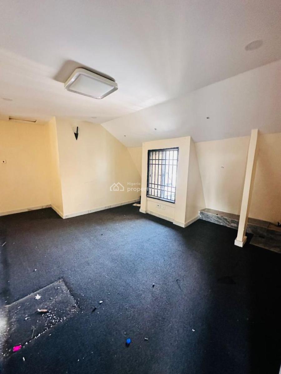 Clean and Spacious 3 Bedroom Maisonette Duplex, Osapa, Lekki, Lagos, Terraced Duplex for Rent