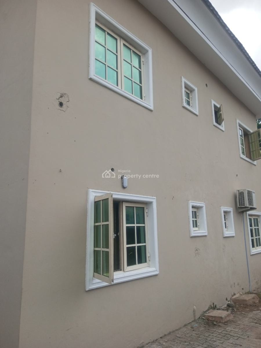 Well Renovated 3 Bedroom Upstairs in an Estate, Ado, Ajah, Lagos, Flat / Apartment for Rent