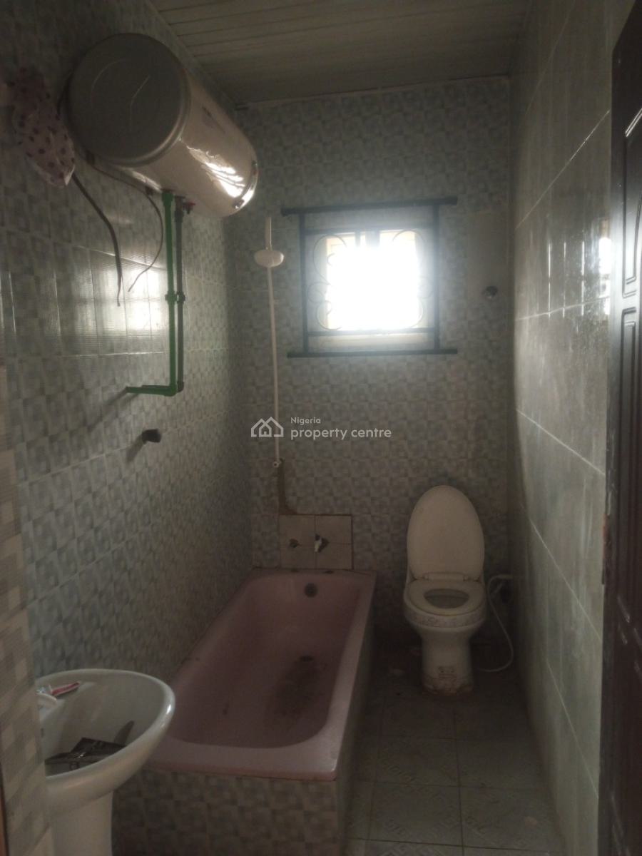 Well Renovated 3 Bedroom Upstairs in an Estate, Ado, Ajah, Lagos, Flat / Apartment for Rent