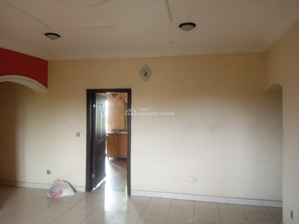 Well Renovated 3 Bedroom Upstairs in an Estate, Ado, Ajah, Lagos, Flat / Apartment for Rent