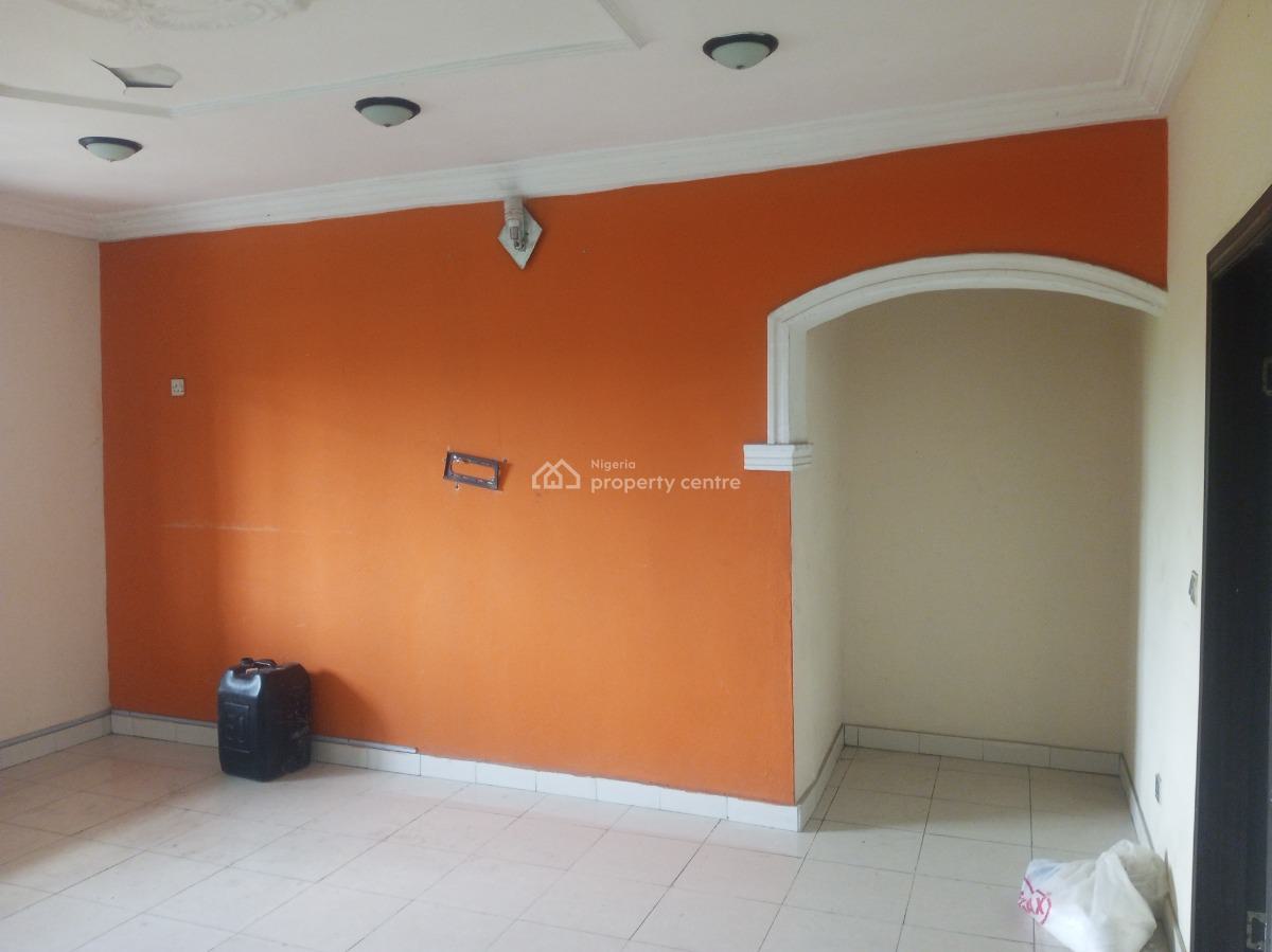 Well Renovated 3 Bedroom Upstairs in an Estate, Ado, Ajah, Lagos, Flat / Apartment for Rent
