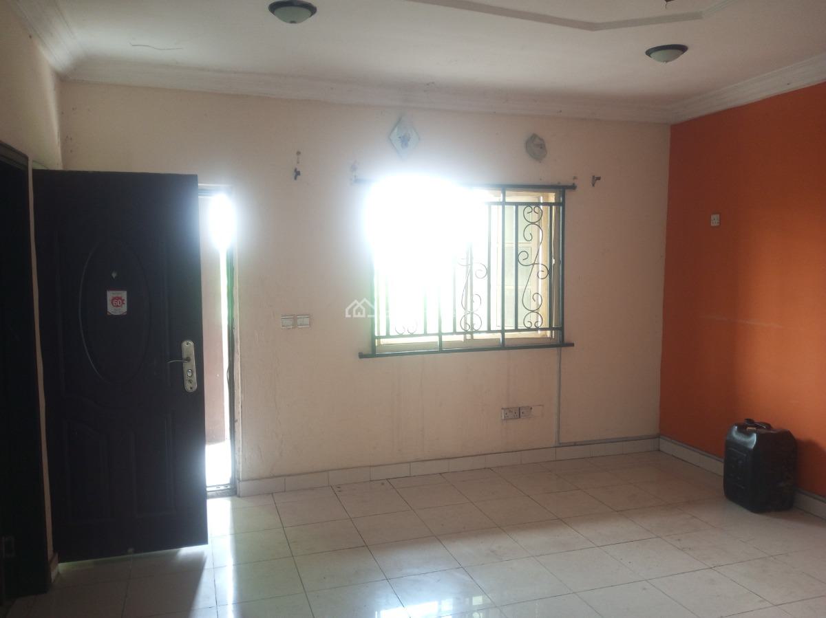 Well Renovated 3 Bedroom Upstairs in an Estate, Ado, Ajah, Lagos, Flat / Apartment for Rent