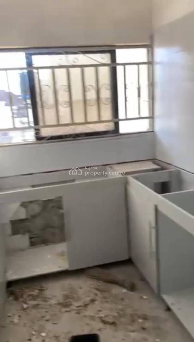 Lovely 2 Bedroom Flat, Omole Phase 2, Ikeja, Lagos, Flat / Apartment for Rent