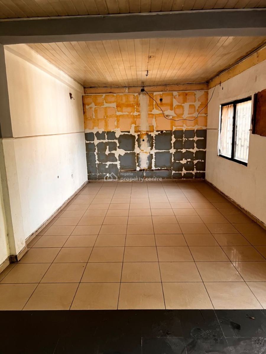 4 Bedroom Flat, Benghazi Street, Zone 4, Wuse, Abuja, Flat / Apartment for Sale