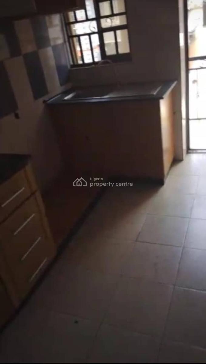 Lovely 3 Bedroom Flat, Gra Phase 1, Magodo, Lagos, Flat / Apartment for Rent