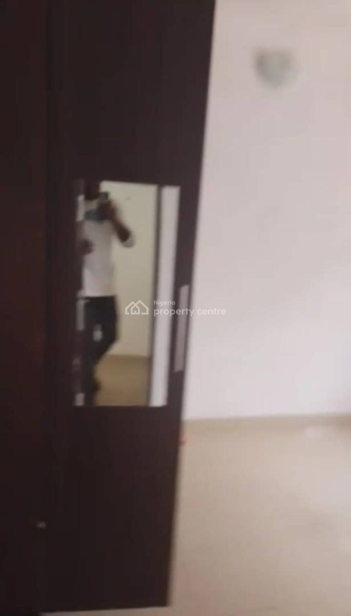 Lovely 3 Bedroom Flat, Gra Phase 1, Magodo, Lagos, Flat / Apartment for Rent