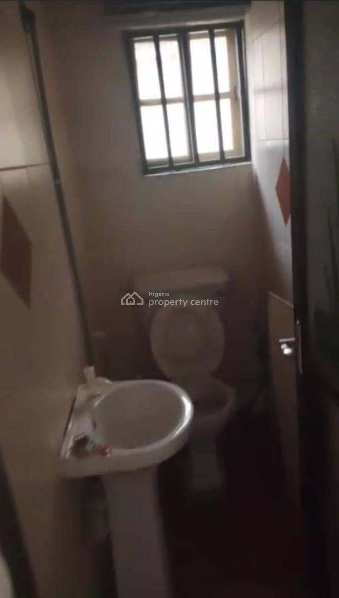 Lovely 3 Bedroom Flat, Gra Phase 1, Magodo, Lagos, Flat / Apartment for Rent