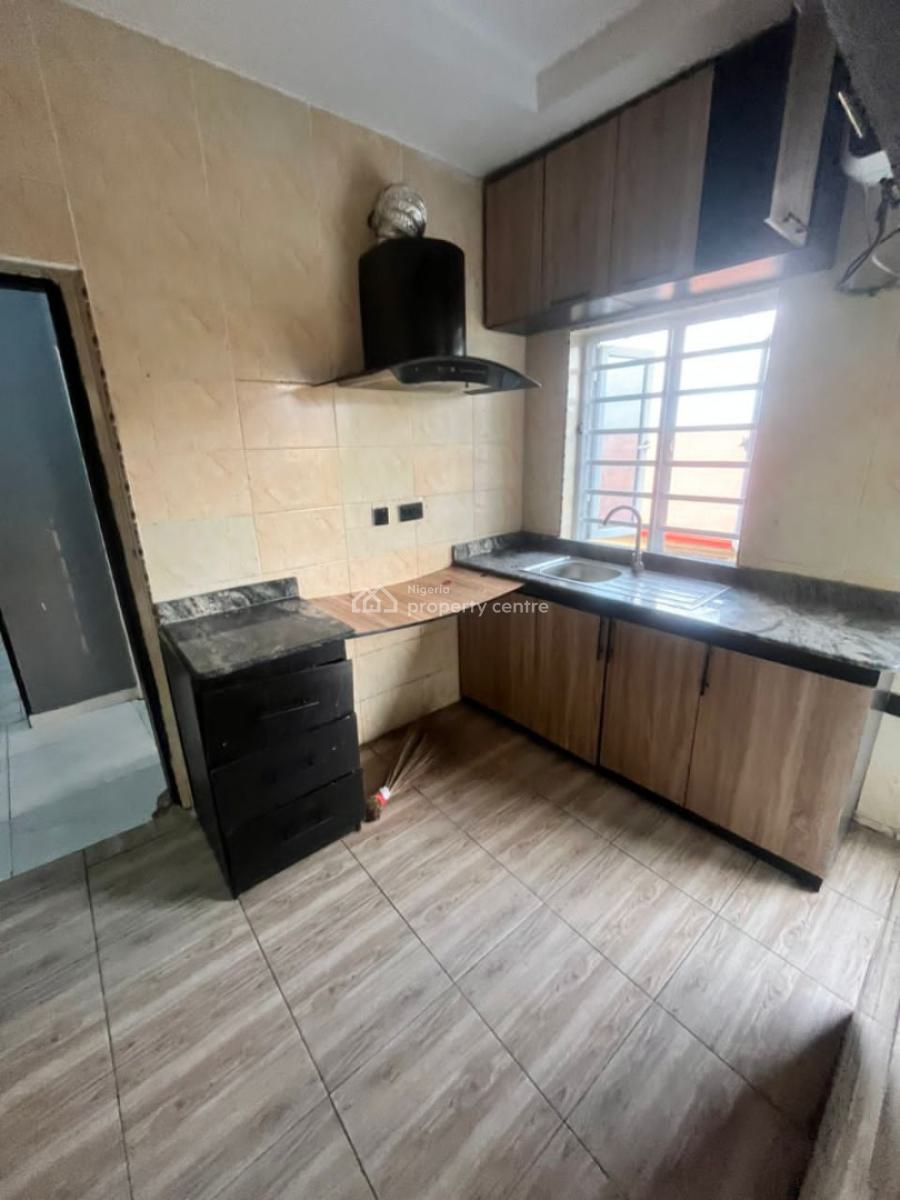 Spacious 2 Bedroom Flat, Ajah, Lagos, Flat / Apartment for Rent