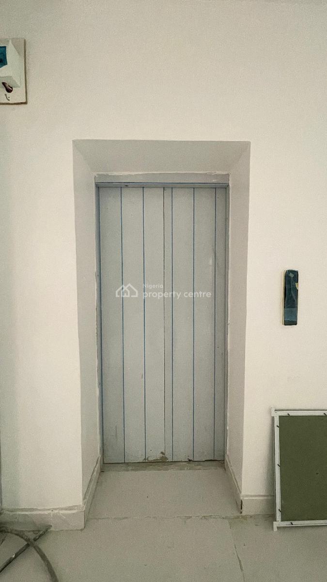 2 Bedroom Penthouse Apartment, Lekki Phase 1, Lekki, Lagos, Flat / Apartment for Sale