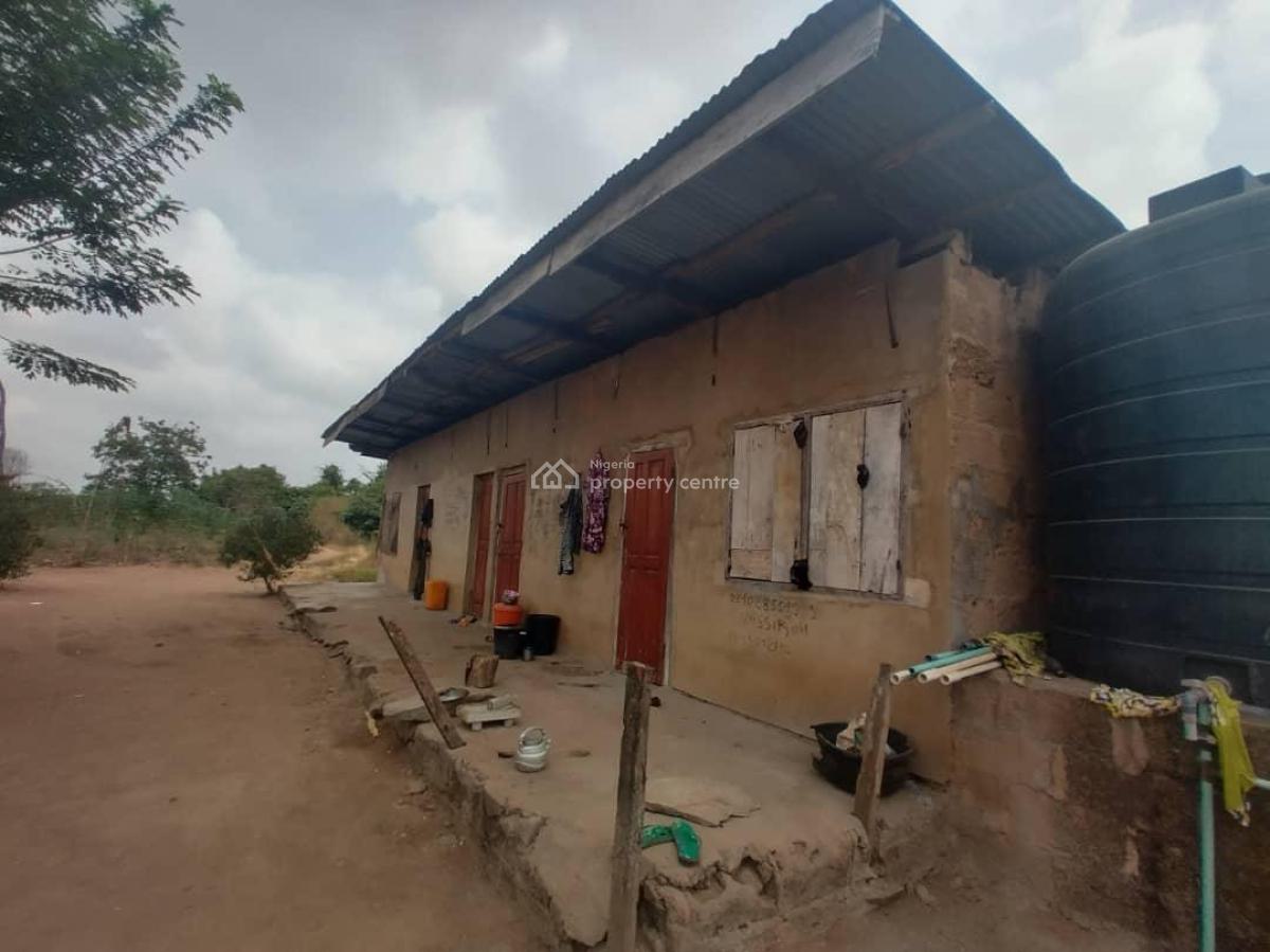 30 Acres Farmland with C of, Ido Eruwa Road, Ibadan, Oyo, Mixed-use Land for Sale