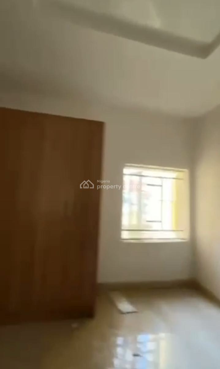 a Standard 2-bedroom Flat, Guzape District, Abuja, Flat / Apartment for Rent