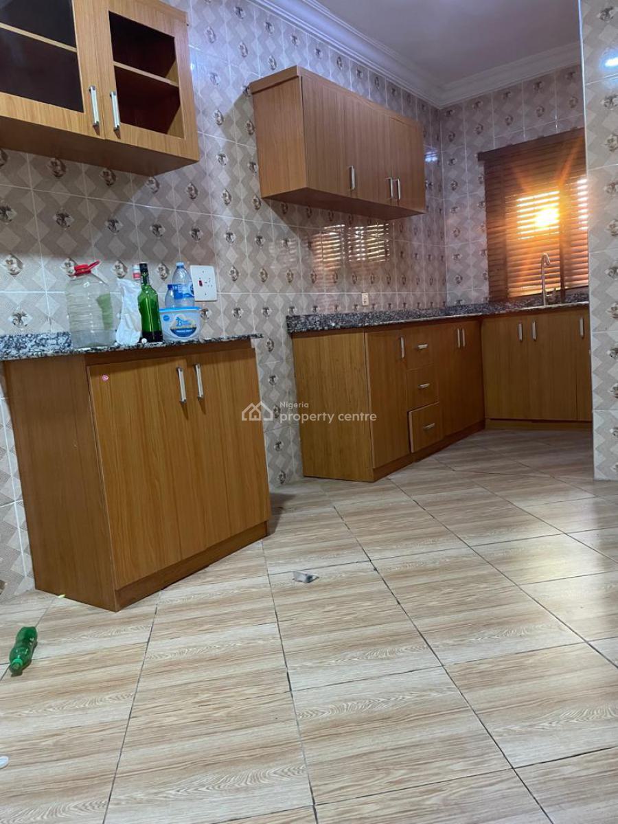 Spacious 2 Bedroom Flat Serviced Apartment, Paradise 3 Estate Chevron Drive, Opposite Ebano Supermarket, Lekki, Lagos, Flat / Apartment for Rent