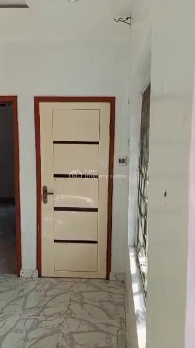 Well Maintained 2 Bedroom Flat, Newroad Gbetu, Awoyaya, Ibeju Lekki, Lagos, Flat / Apartment for Rent