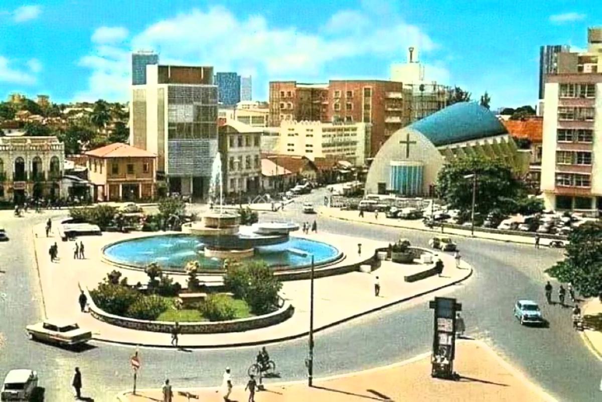 Old Twin Blocks on 5 Floors, Broad Street, Tinubu, Lagos Island, Lagos, Plaza / Complex / Mall for Sale