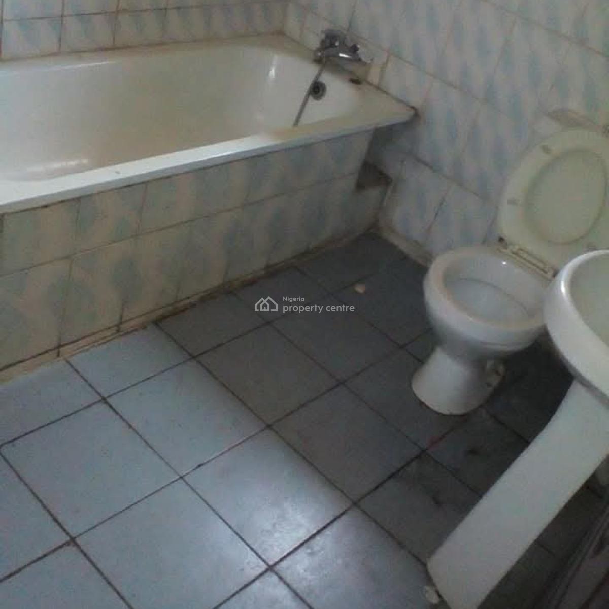 Spacious 2 Bedroom Flat, Off 69road, Gwarinpa, Abuja, Flat / Apartment for Rent