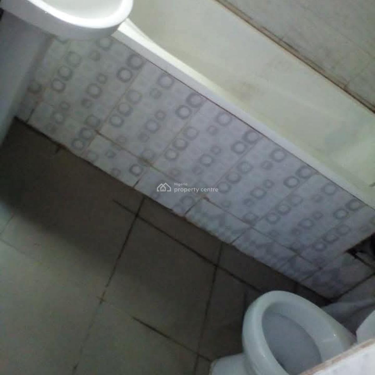 Spacious 2 Bedroom Flat, Off 69road, Gwarinpa, Abuja, Flat / Apartment for Rent