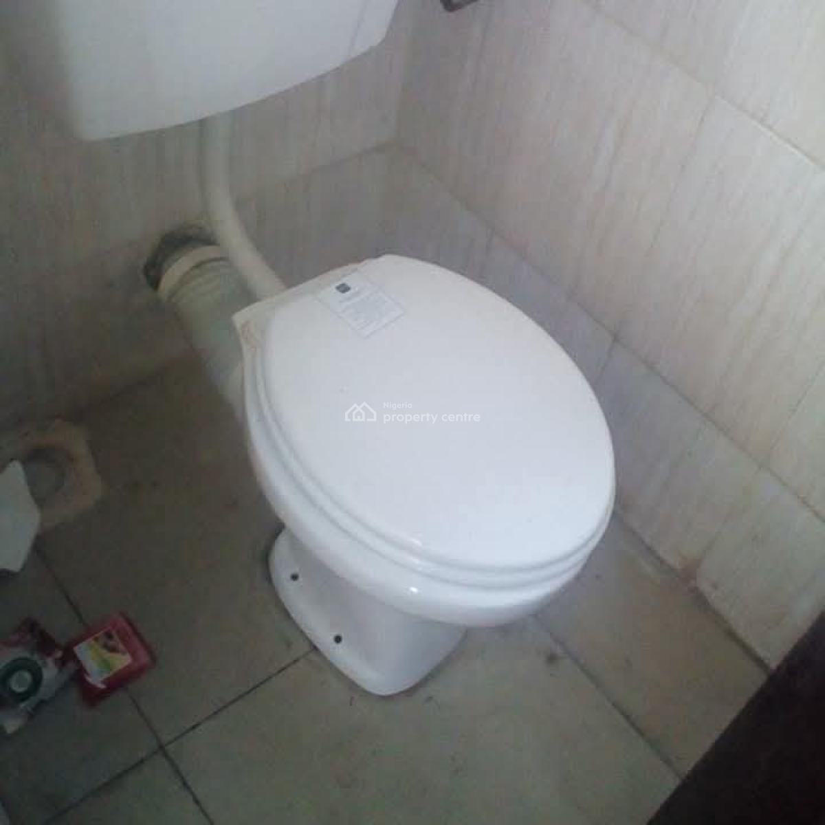 Spacious 2 Bedroom Flat, Off 69road, Gwarinpa, Abuja, Flat / Apartment for Rent