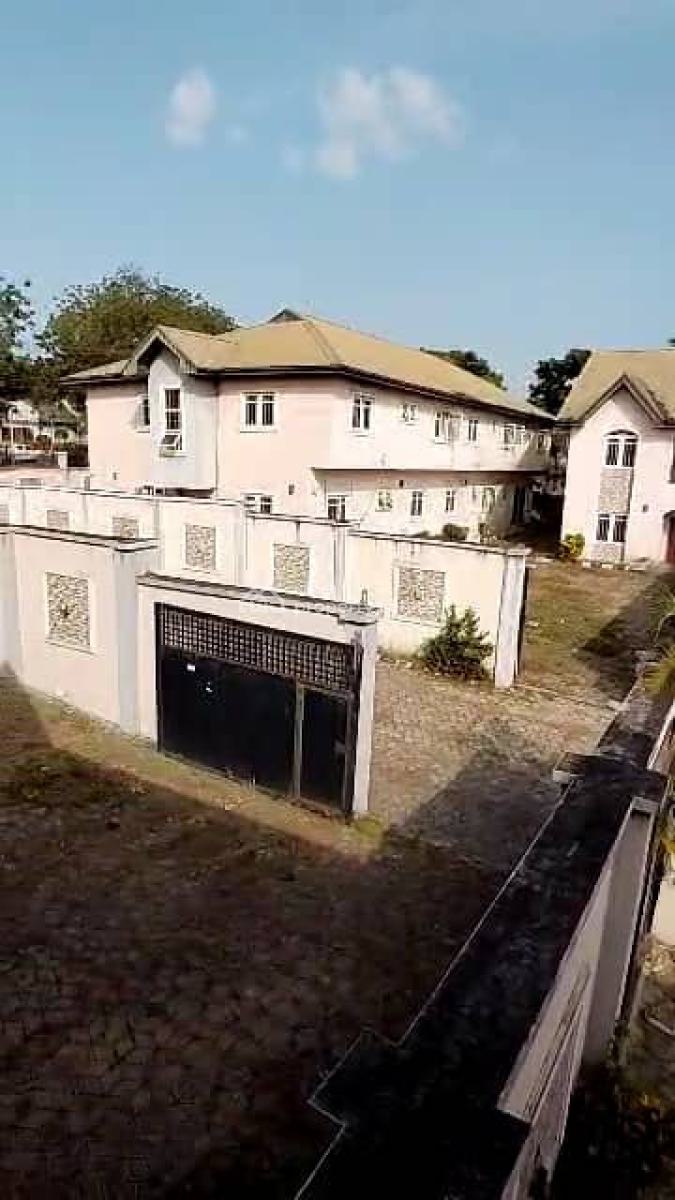 30 Units of Apartments on 400sqm, Jericho, Ibadan, Oyo, Hotel / Guest House for Sale