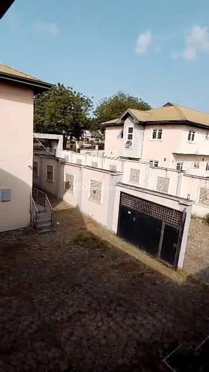 30 Units of Apartments on 400sqm, Jericho, Ibadan, Oyo, Hotel / Guest House for Sale