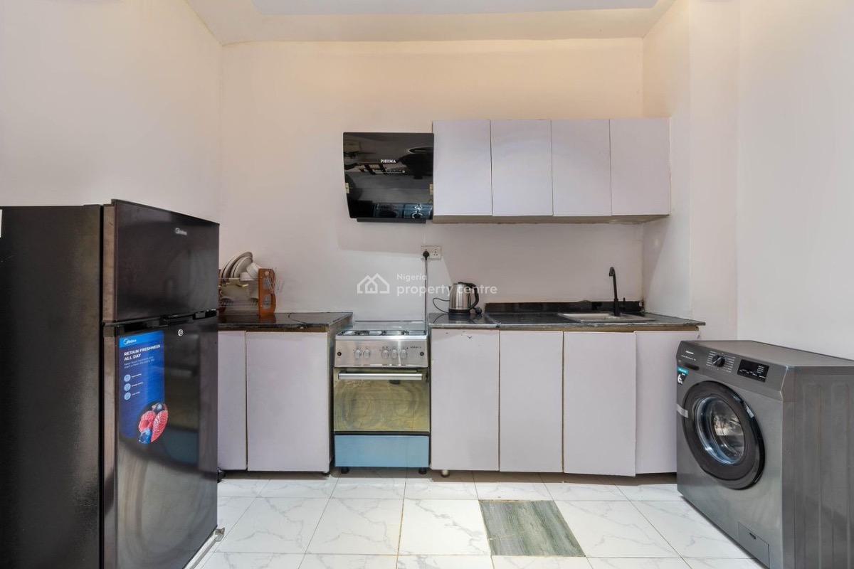 1 Bedroom Apartment with a Standard Office Space, Lekki Phase 1, Lekki, Lagos, House Short Let
