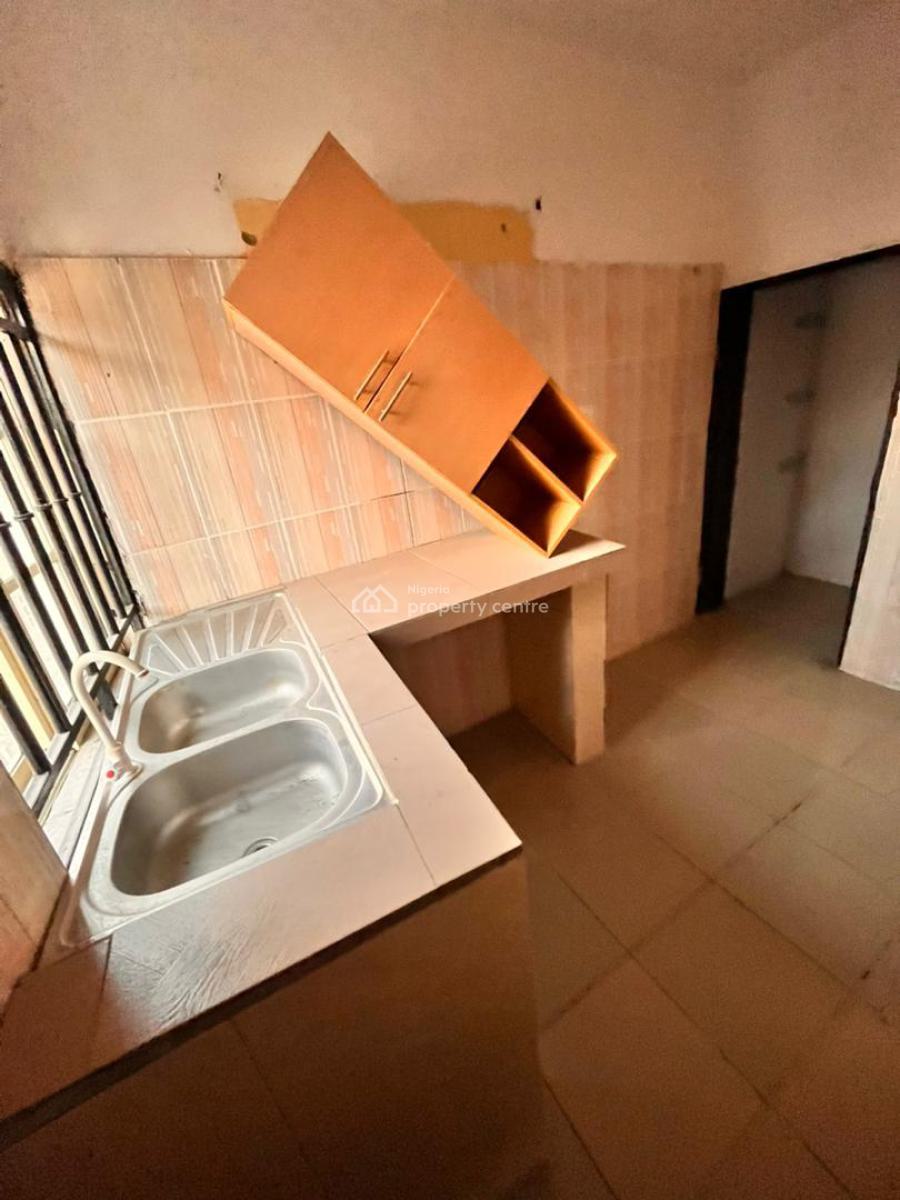 3 Bedrooms Flat Upstairs, Osapa, Lekki, Lagos, Flat / Apartment for Rent