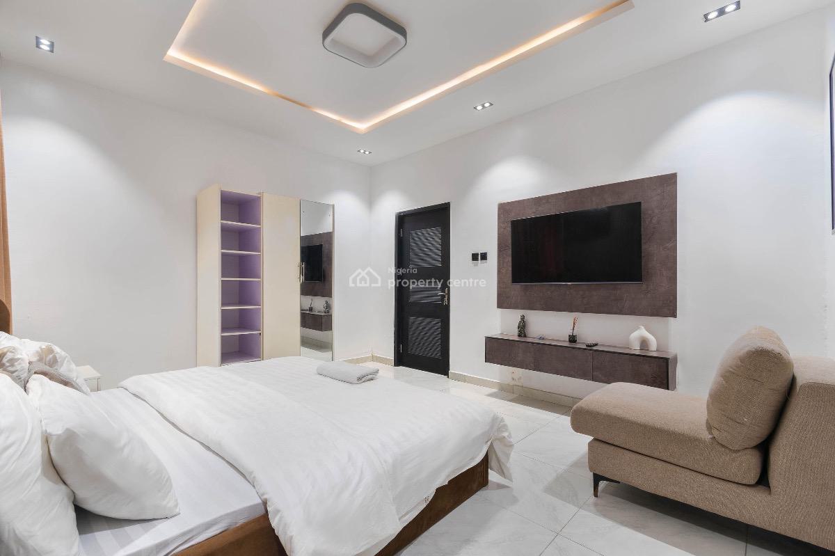 Luxury 2-bedroom Apartment with Pool, Snooker & Gym, Lekki Phase 1, Lekki, Lagos, Flat / Apartment Short Let