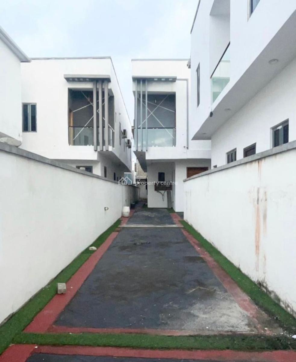 Exclusive 4-bedroom Semi-detached Duplex, Ologolo, Lekki, Lagos, Semi-detached Duplex for Sale