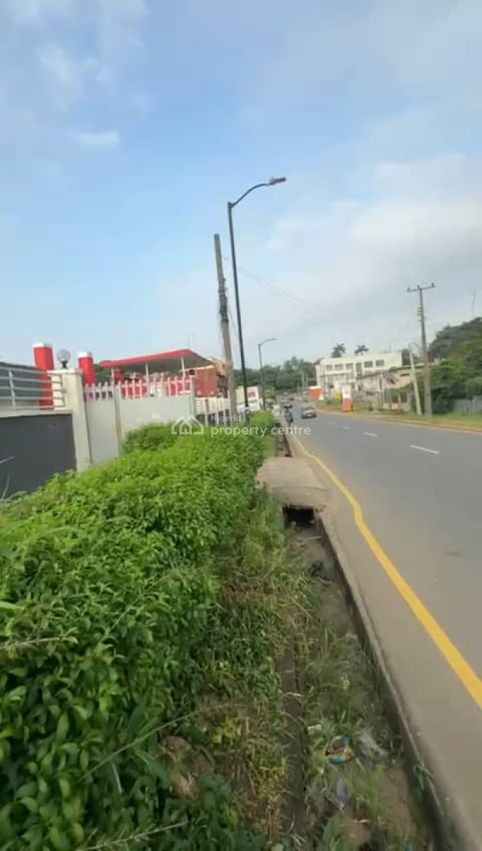 a Mixed Use Bungalow on Over 800sqm Land, Favours, New Bodija, Ibadan, Oyo, Detached Bungalow for Sale