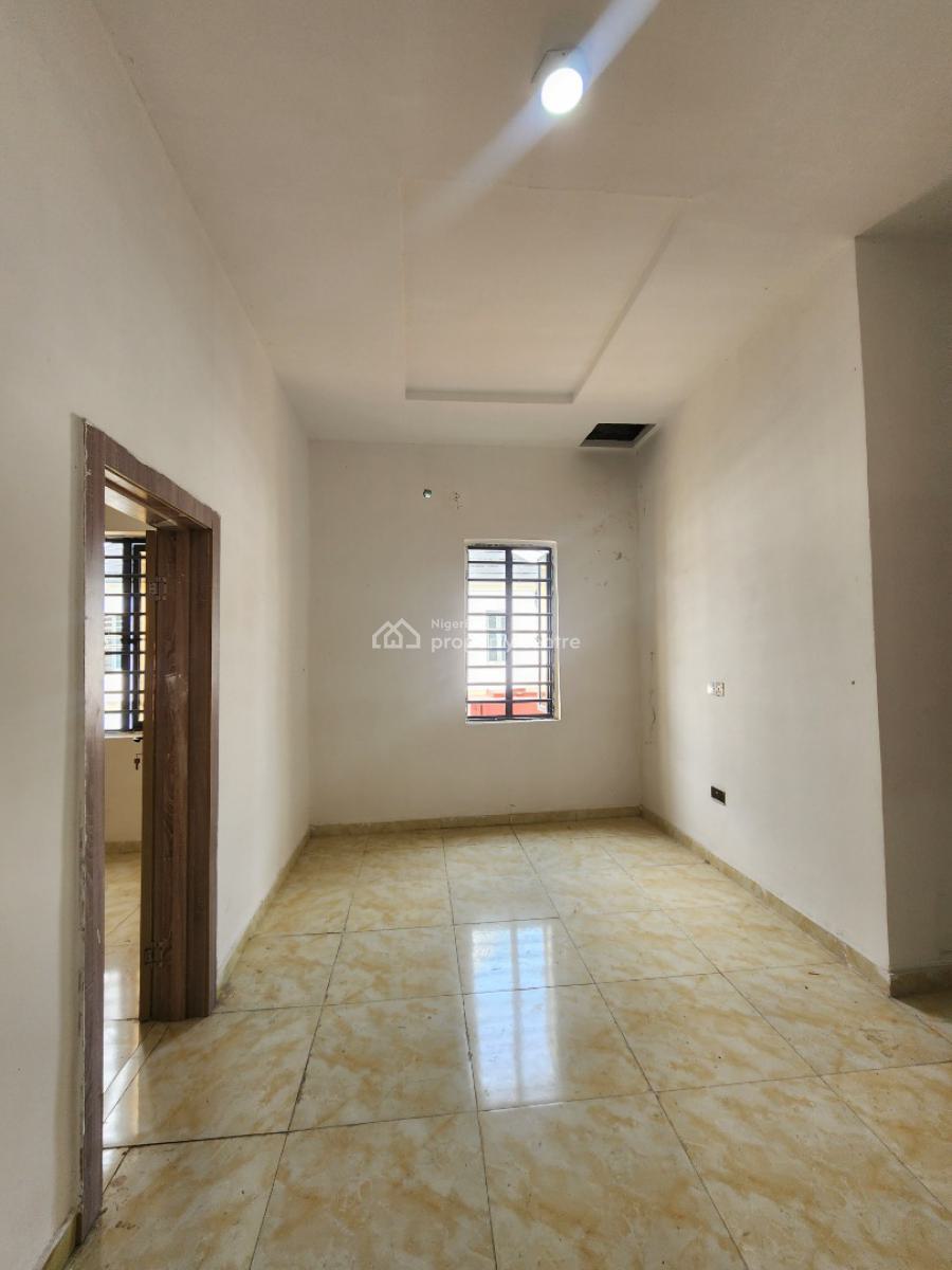 Lovely 4 Bedroom Terraced Duplex in a Secured Estate, Vgc, Lekki, Lagos, Terraced Duplex for Rent