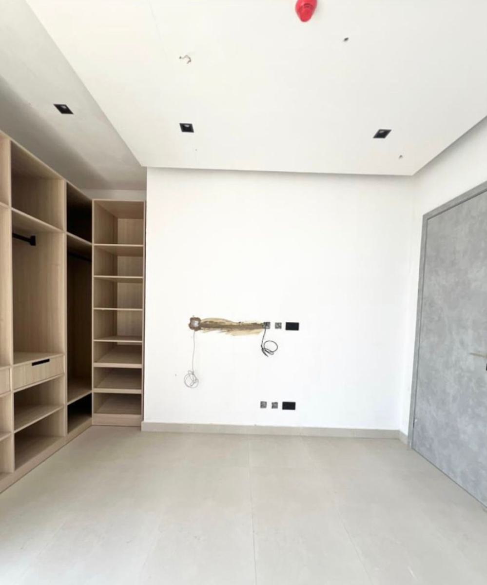 Exclusive 3 Bedroom Apartment with Rooftop, Lekki Phase 1, Lekki, Lagos, House for Sale