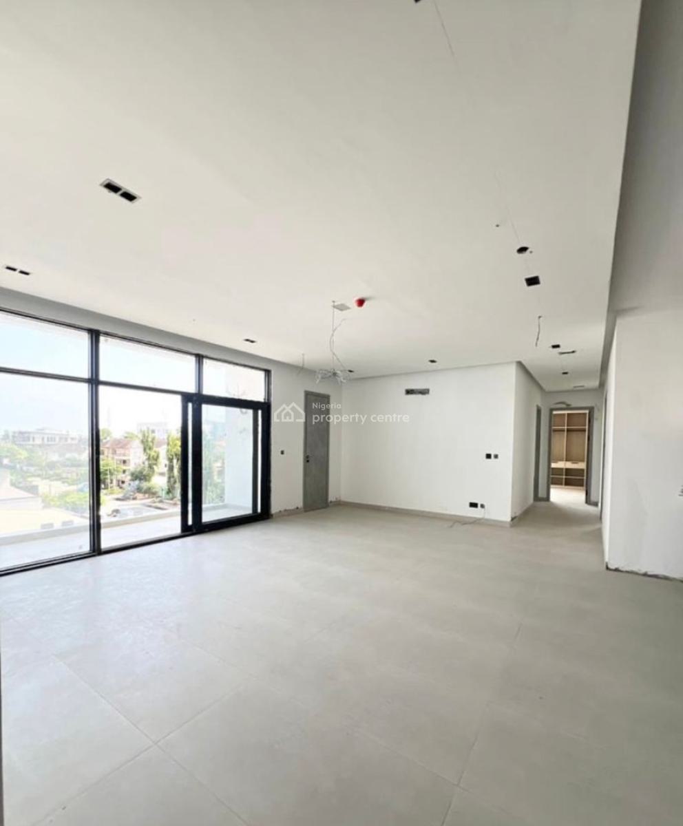 Exclusive 3 Bedroom Apartment with Rooftop, Lekki Phase 1, Lekki, Lagos, House for Sale