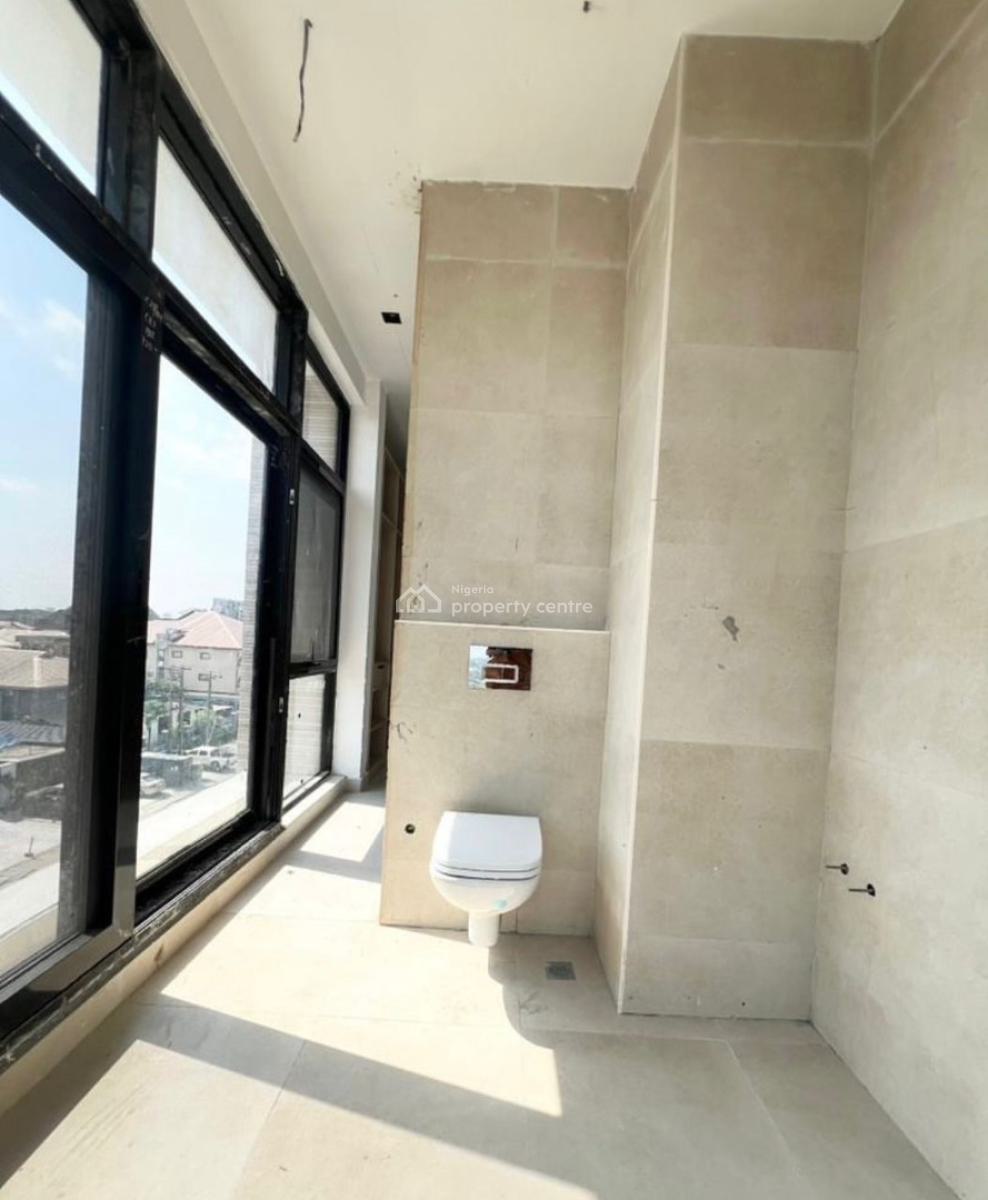 Exclusive 3 Bedroom Apartment with Rooftop, Lekki Phase 1, Lekki, Lagos, House for Sale