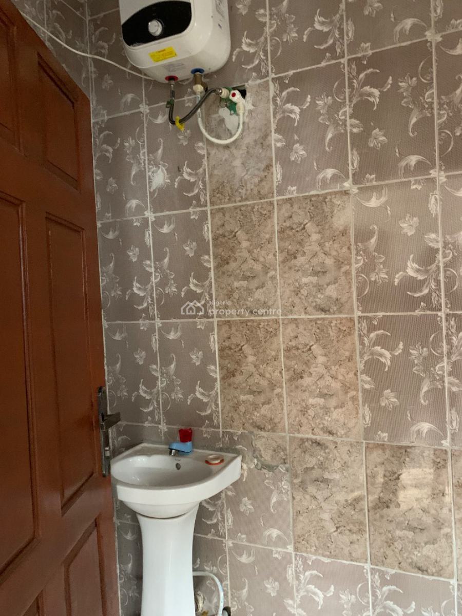 Spacious 2 Bedroom Apartment in an Gated Serenity, Ikate, Lekki, Lagos, Flat / Apartment for Rent