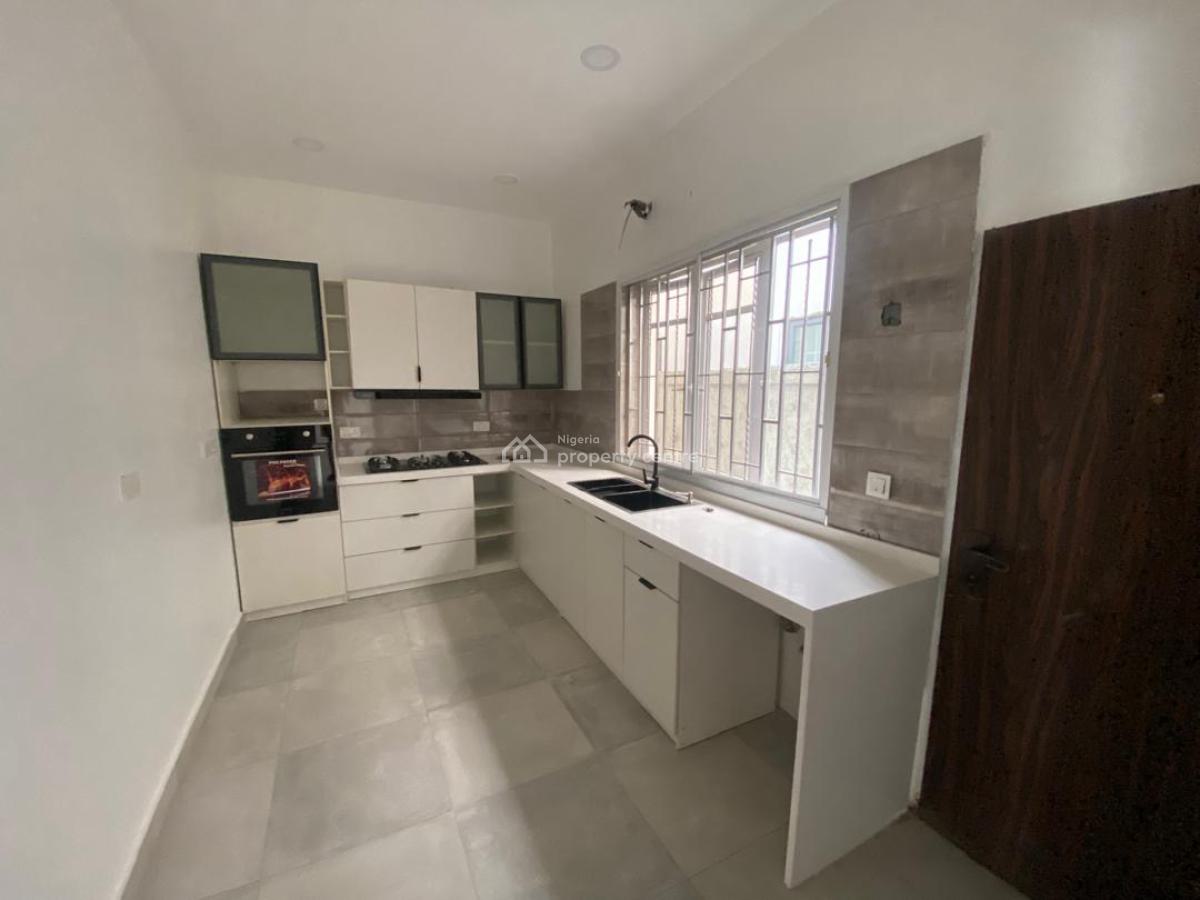 2 Bedroom Flat, Lekki Phase 1, Lekki, Lagos, Flat / Apartment for Rent