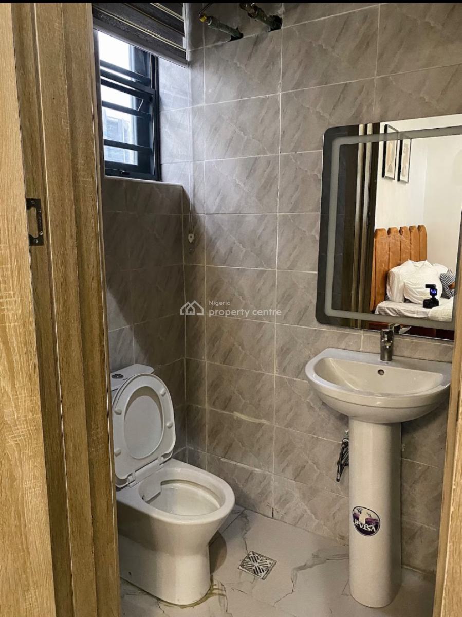 Cozy 2 Bedroom Terrace Duplex with Ps5 and Snooker Board, Royal Pine Estate, Orchid Road, Lekki Phase 2, Lekki, Lagos, Flat / Apartment Short Let