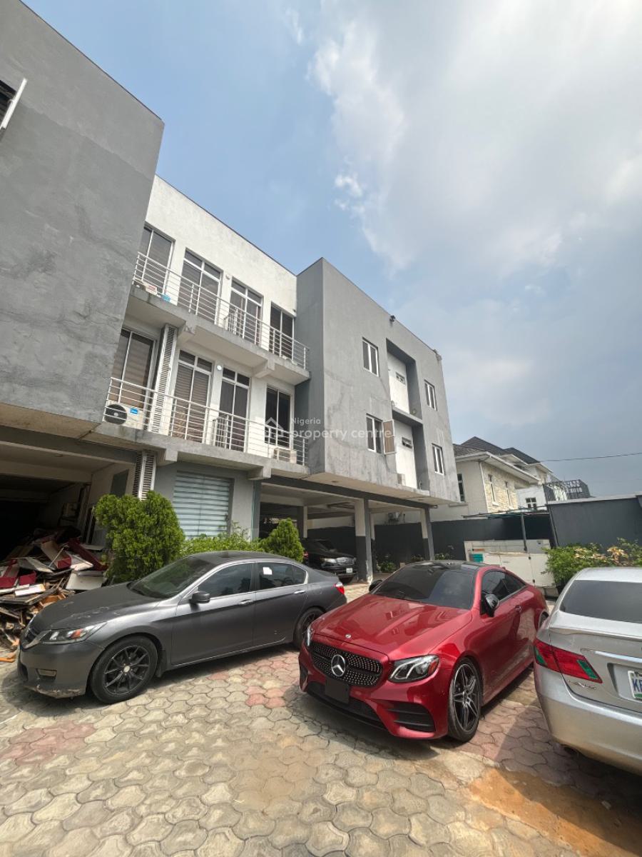 Cozy 3 Bedroom Apartment, Lekki Phase 1, Lekki, Lagos, Flat / Apartment for Rent