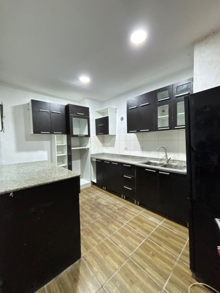 Cozy 3 Bedroom Apartment, Lekki Phase 1, Lekki, Lagos, Flat / Apartment for Rent
