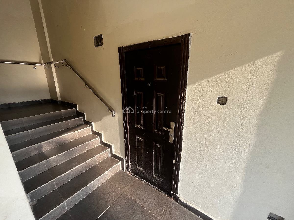 Contemporary 3-bedroom En-suite Apartment in a Secure, Fully Serviced, Panti Street, Adekunle, Yaba, Lagos, Flat / Apartment for Sale