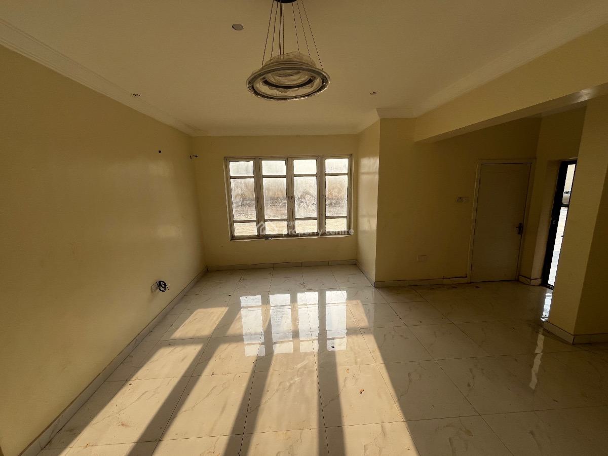 Contemporary 3-bedroom En-suite Apartment in a Secure, Fully Serviced, Panti Street, Adekunle, Yaba, Lagos, Flat / Apartment for Sale